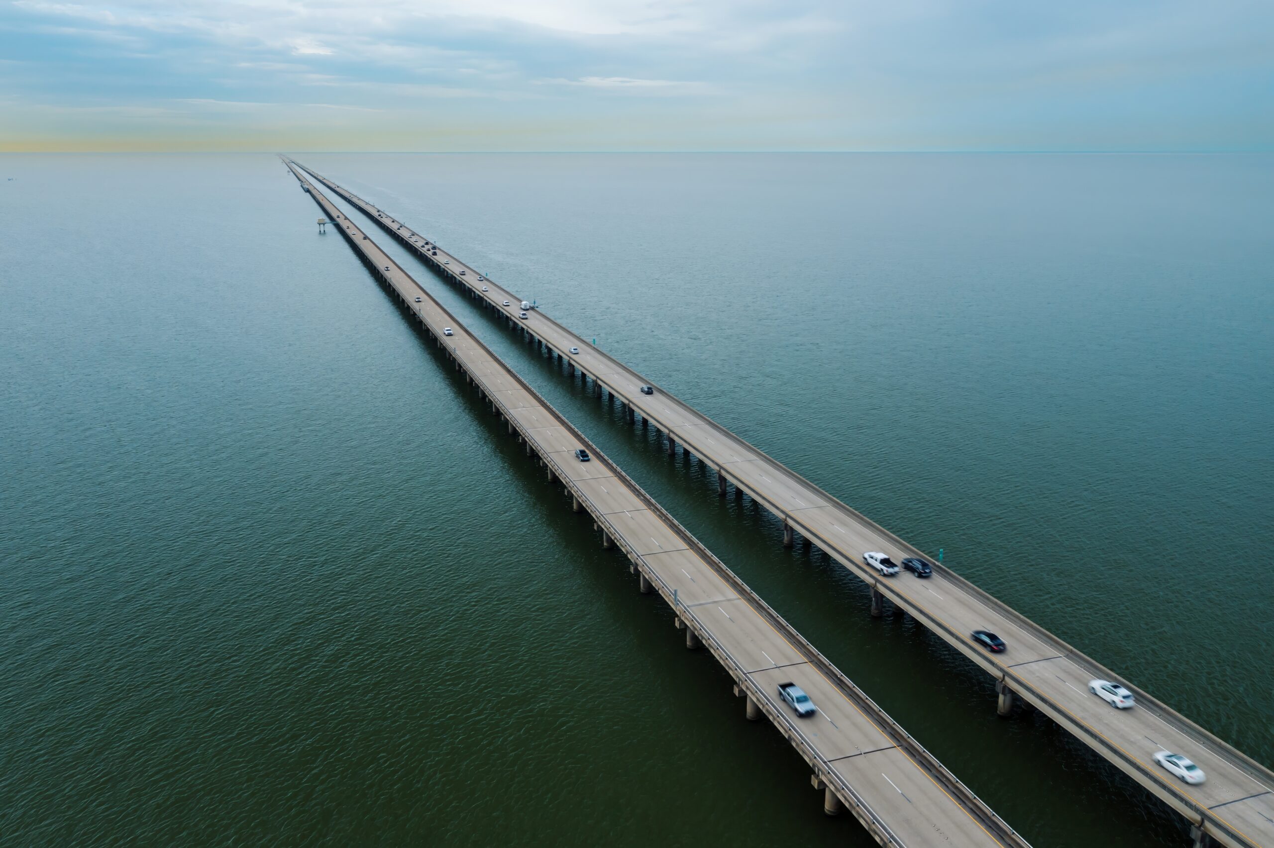 Traffic over the Lake Pontchartrain Causeway Bridge, New Orleans, Louisiana, United States of America.